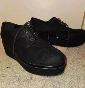 Beston Black Faux Suede Leather Platform Shoes size 9